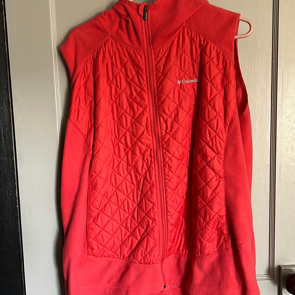 Colombia hooded vest